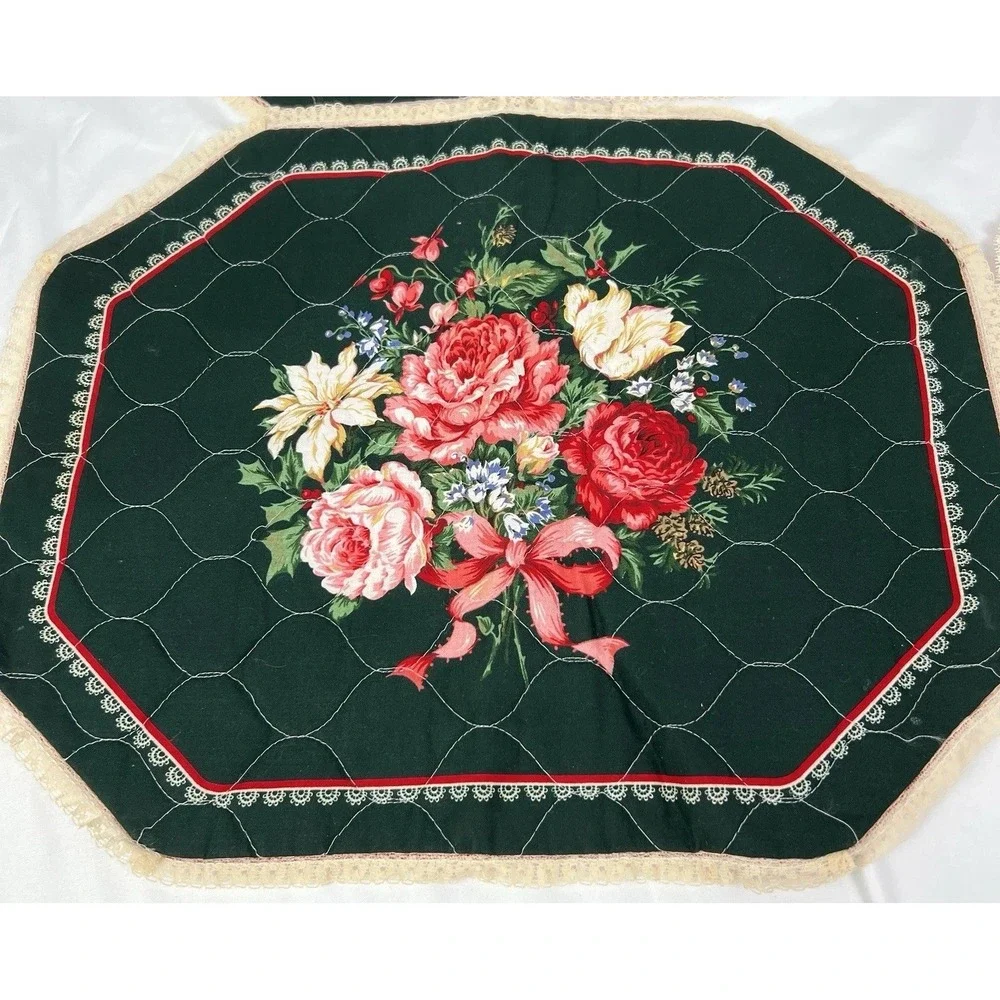 Vintage Quilted Floral Placemats Set‎ of 4 Green Red Cottagecore Holiday Roses
